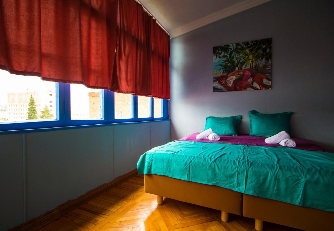 Royz Hostel Tbilisi ภายนอก รูปภาพ