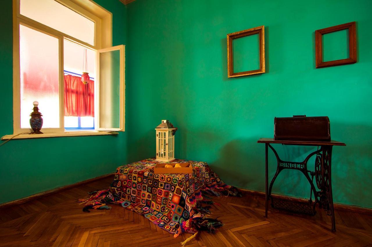 Royz Hostel Tbilisi ภายนอก รูปภาพ
